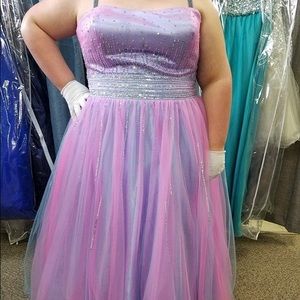 Beautiful Two-Toned Strapless Prom Dress